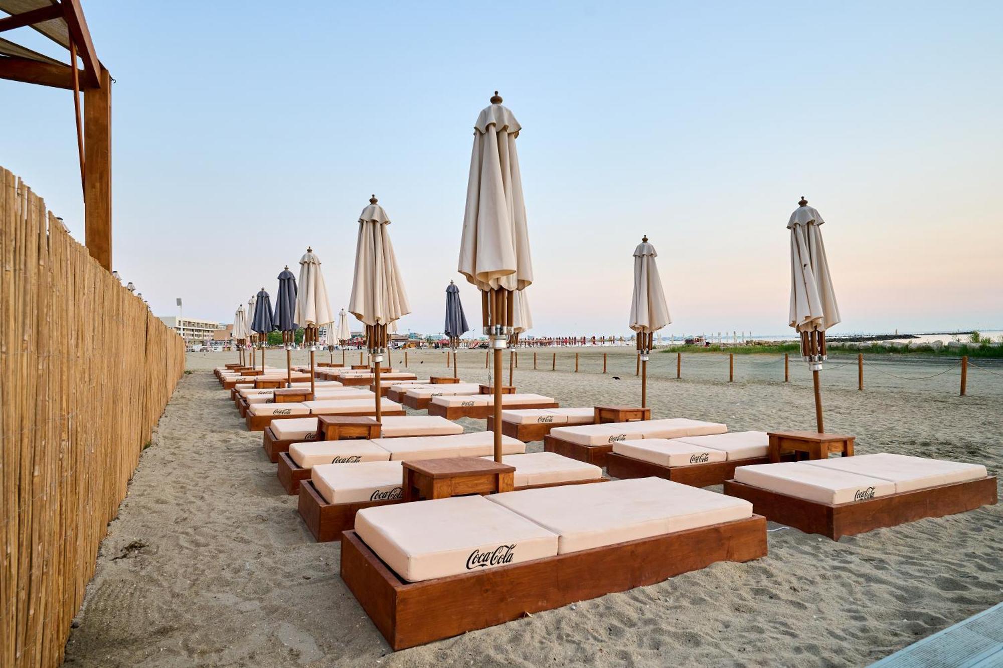 Hotel Malibu Mamaia Kültér fotó