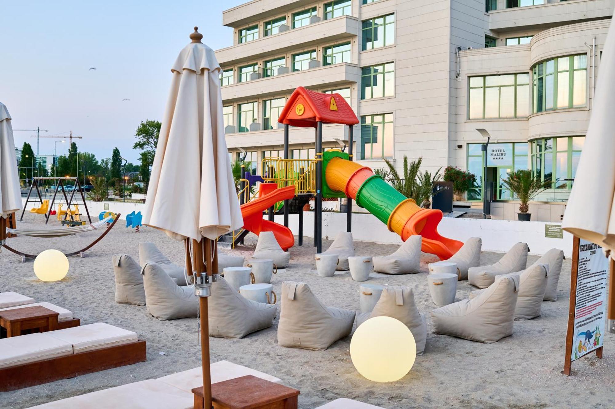 Hotel Malibu Mamaia Kültér fotó