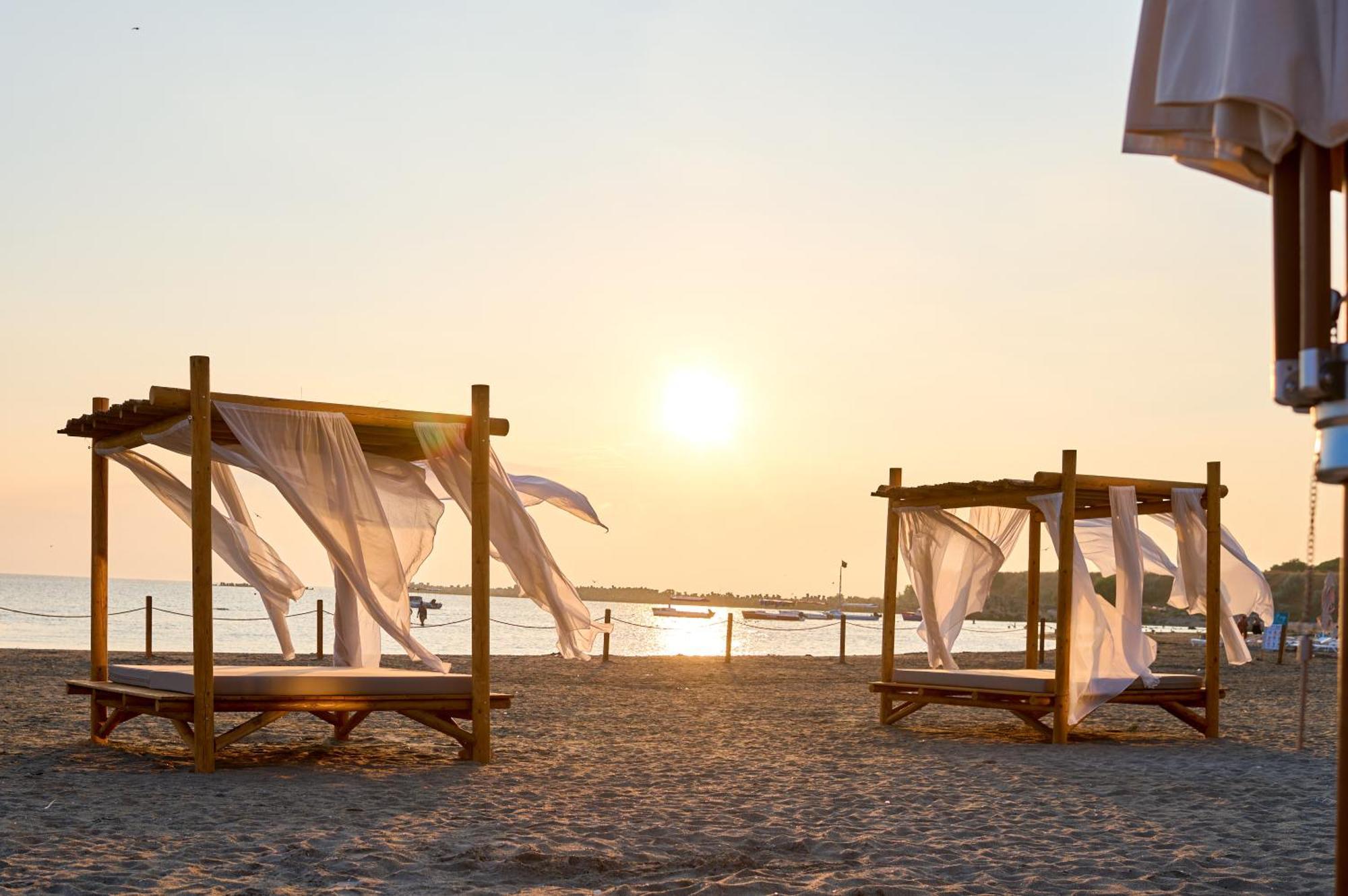 Hotel Malibu Mamaia Kültér fotó